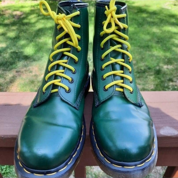 Dr. Martens Shoes - Dr. Martens 1460 SMOOTH LEATHER LACE UP BOOTS GREEN Mens 9/ Womens 10 GUC